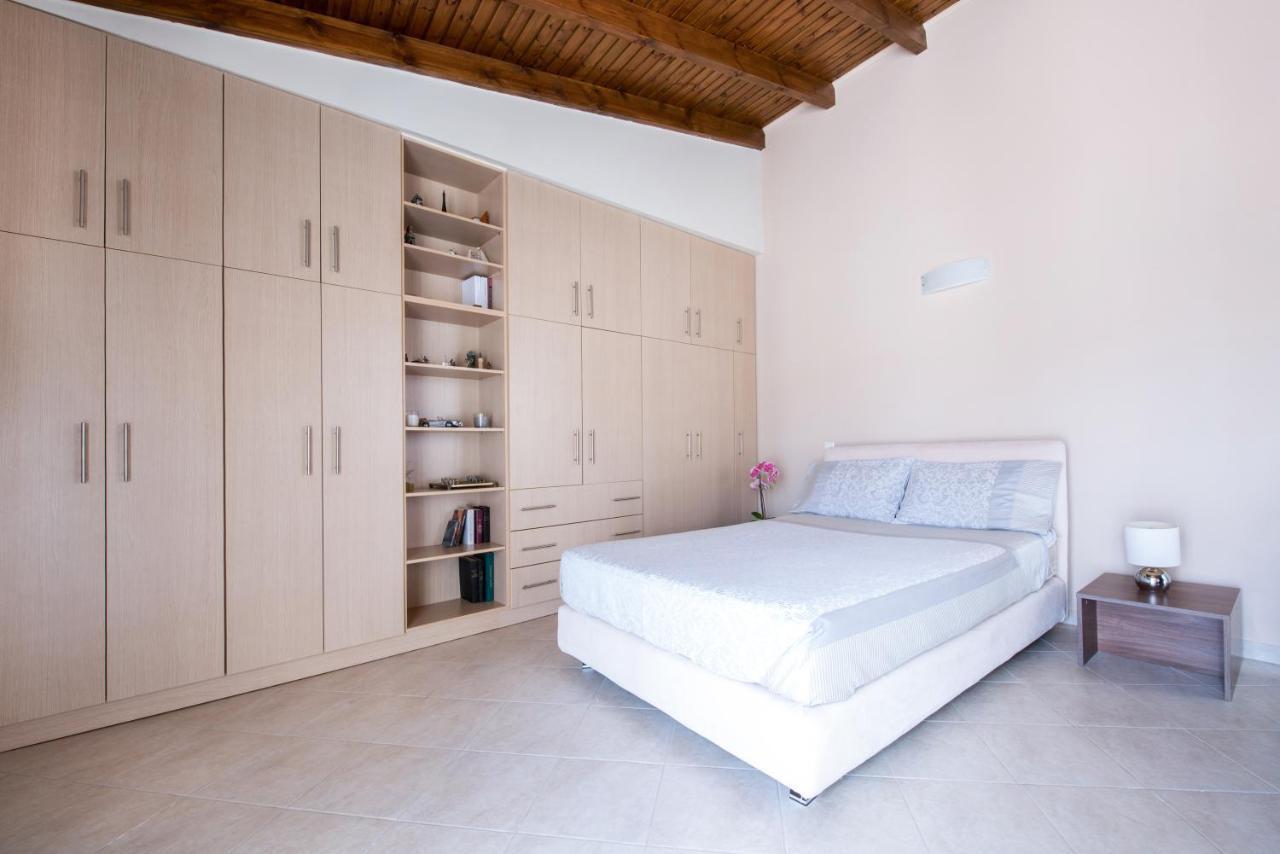Top Floor Modern Studio In Central Koropi Kültér fotó